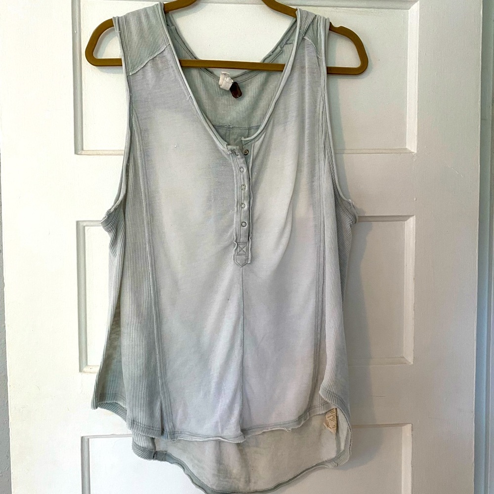 We The Free Button Down Muscle Henley Tank - Size Small